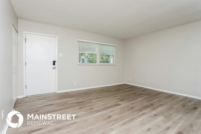 Photo - 243 Howard Dr