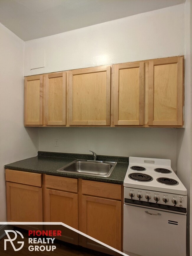 Photo - 556 W Arlington Pl