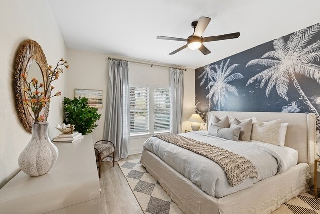 Large Bedroom with Window and Bathroom Access with Walk-in Closet - Paros Vineland