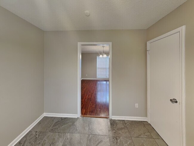 Photo - 1017 Hawkview Dr