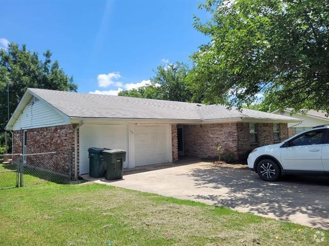 Building Photo - 913 Patricia Dr Rental