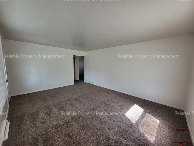 Photo - 995 Austin Ave