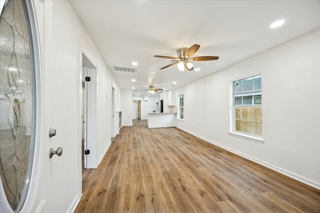 Photo - 1803 Simpson St