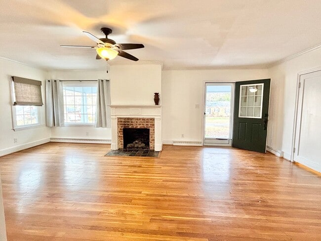 Photo - Spacious 3 Bedroom Convenient to Downtown High Point!