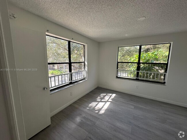 Building Photo - 4421 W McNab Rd Unit 15 Rental
