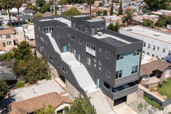Building Photo - 3045 W Boulevard2A-2A Unit 2A