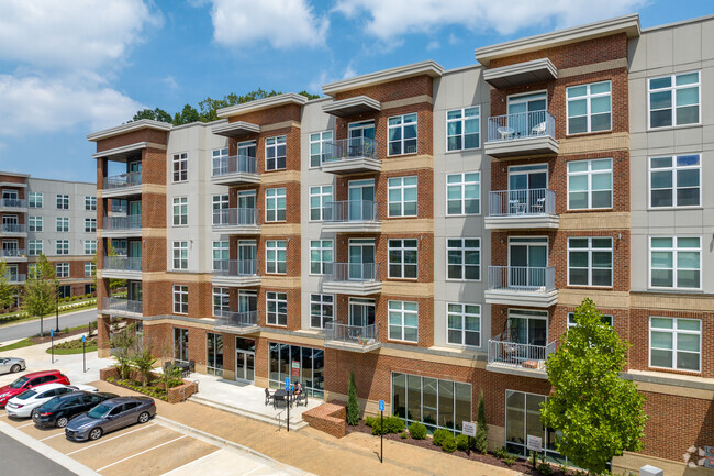 Mercer Atlanta - Student Living - Mercer Atlanta - Student Living Apartments