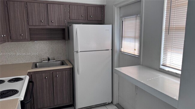 Photo - 20201 NE 29th Ct Unidad D214