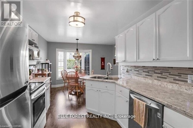 Photo - 70 Chapman Ct