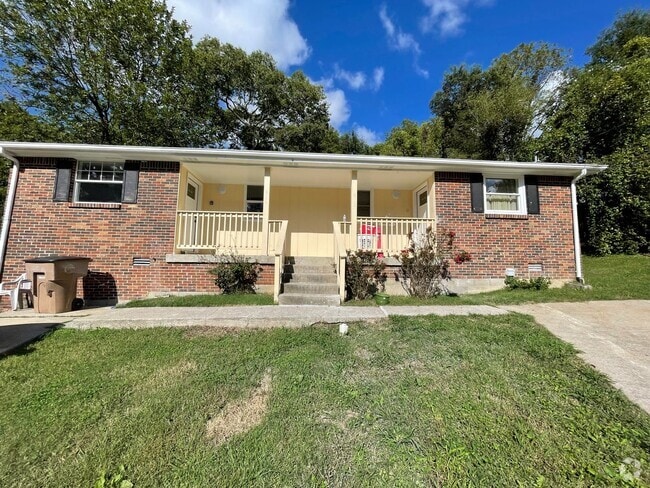 Building Photo - Coming Soon! Remodeled and ready to be you... Rental