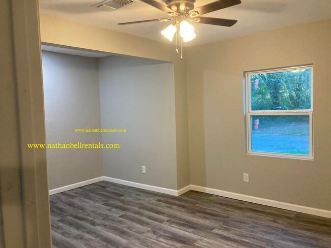 Photo - 1295 15th St SE