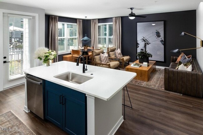 Photo - 821 Hanbury Wy Unidad A1