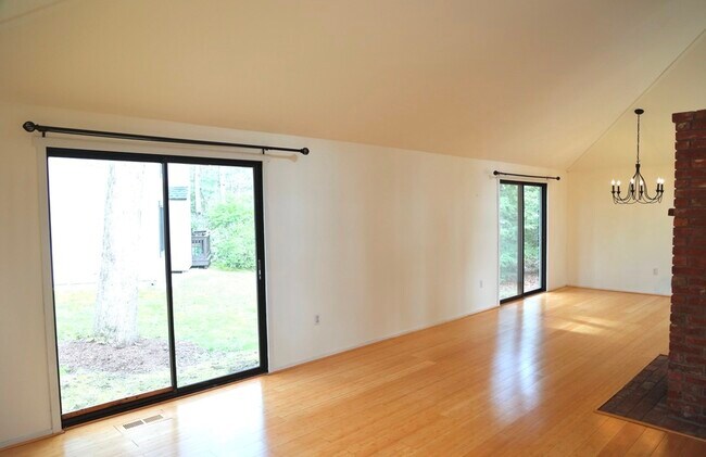 Photo - 3 Edgewood Cir