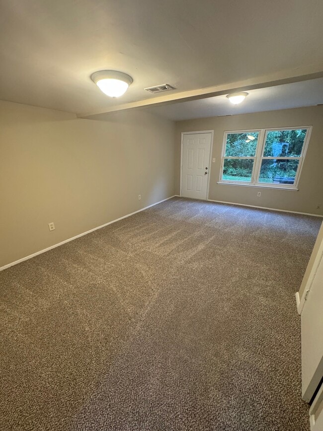 Photo - 4666 Greenwood Dr