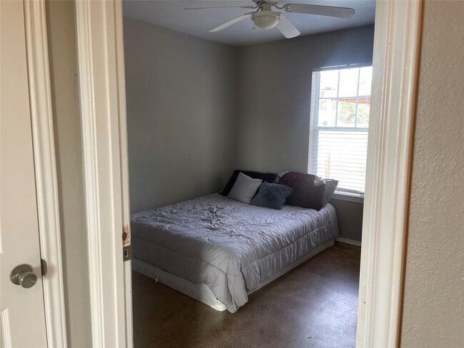 Photo - 363 N Rife St