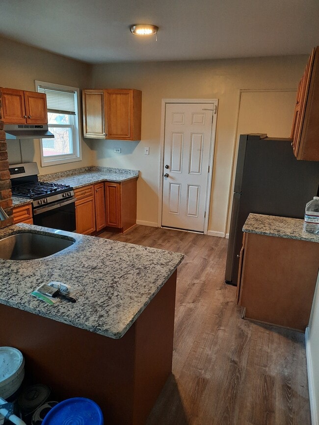 Building Photo - 257 W Utica St Unit 3 Rental