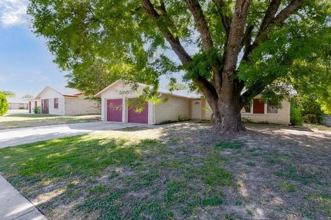 Photo - 2404 Andover Dr