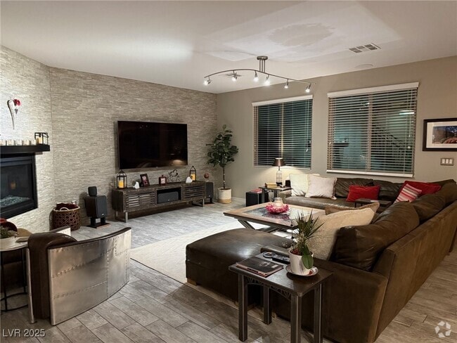 Building Photo - 12255 Crystal Shore Ave Rental