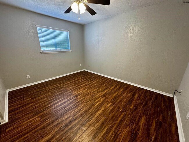 Photo - 1710 10th St