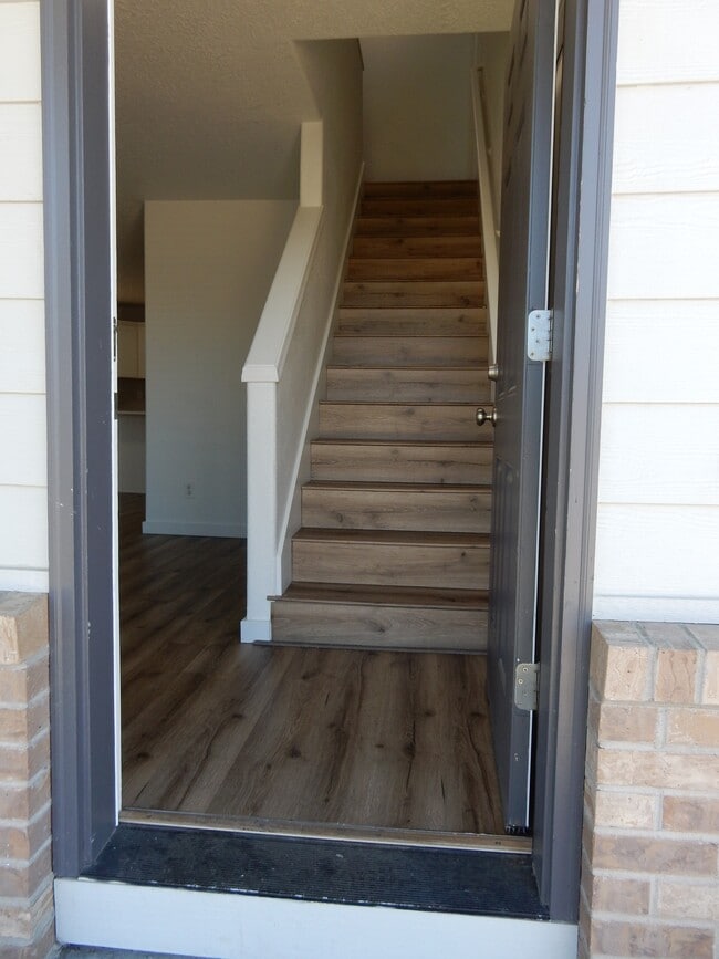 1446-KE1446 Trent Ave N