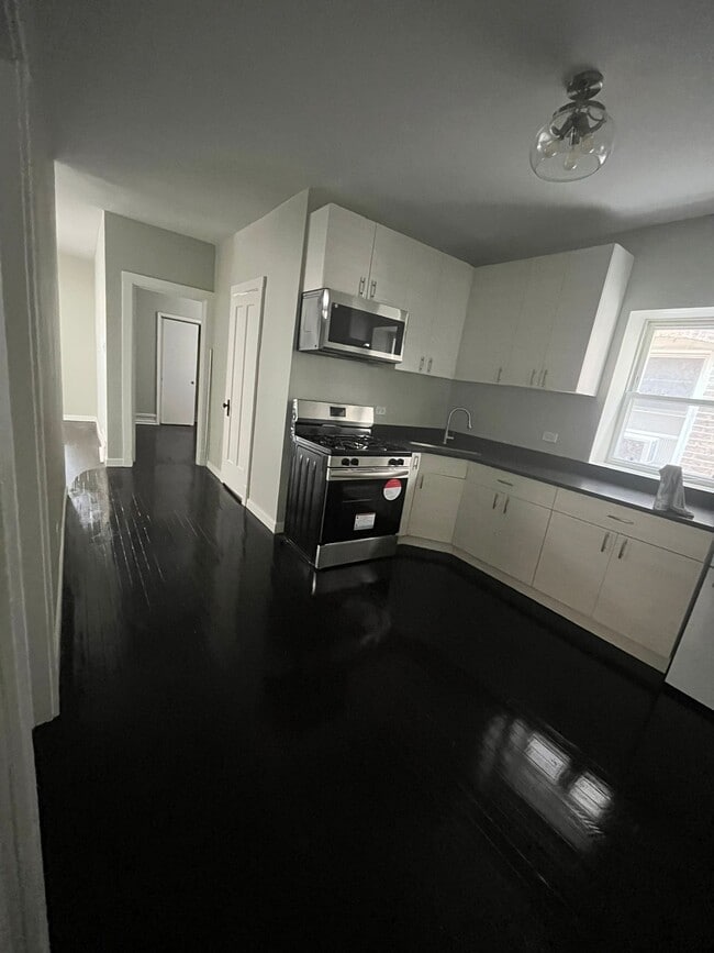 Building Photo - 4836 W Fletcher St Unit 4836 w Fletcher Rental