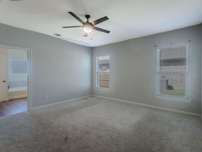 Photo - 1835 Bowen Rd