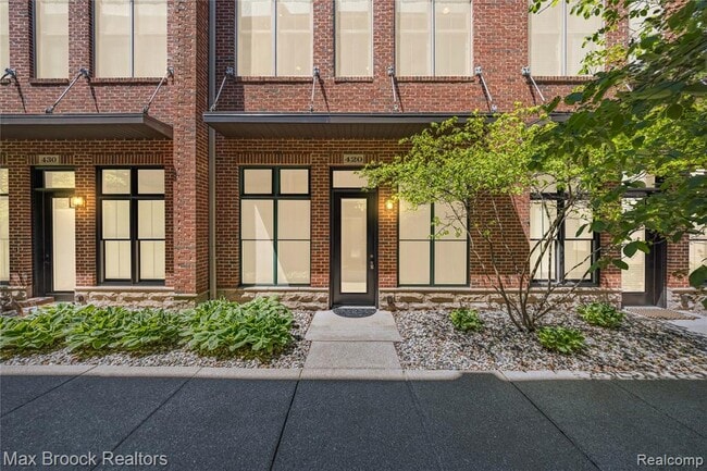 Building Photo - 420 Lewis Ct