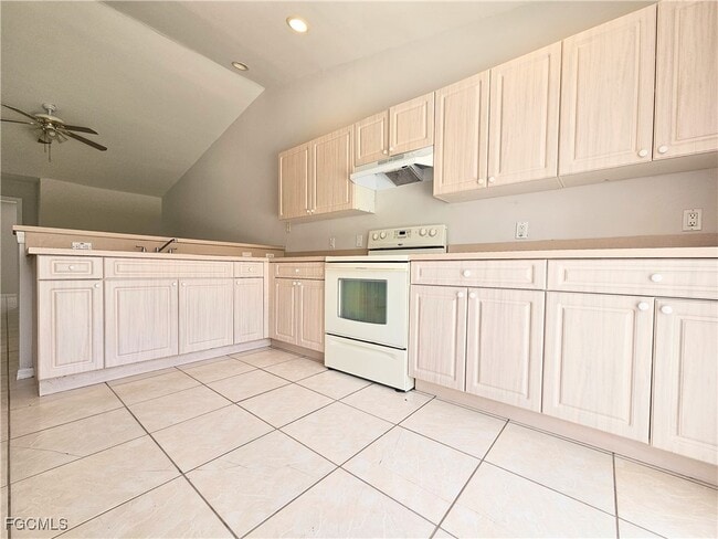 Photo - 124 Ivan Ave S