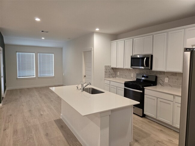Photo - 31710 Carlisle Cv Ct