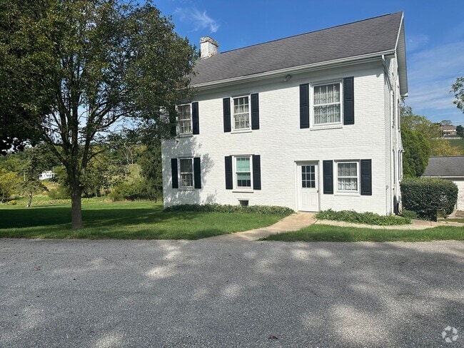 Building Photo - Beautiful 4 bedroom home in York, PA!