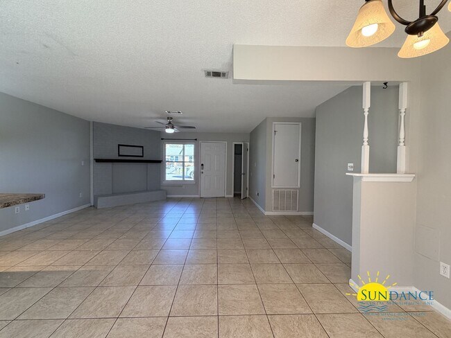 Photo - 4 miles from Hurlburt Field, 3 Bedroom beautiful home!