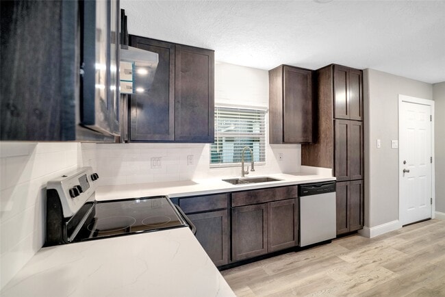 Photo - 1314 E Red Cedar Cir