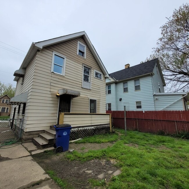 Photo - Single Family Home 3 beds 1 bath FOR RENT!