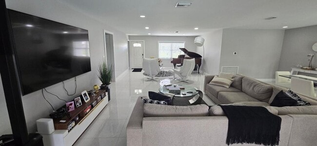 Photo - 288 NW 89th Ave