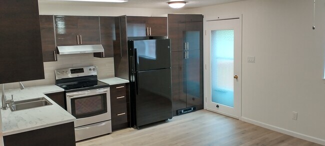 Kitchen - 178 North 12th Street Unit 178