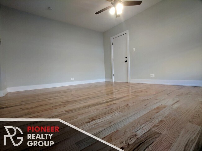 Photo - 813 W Cornelia Ave