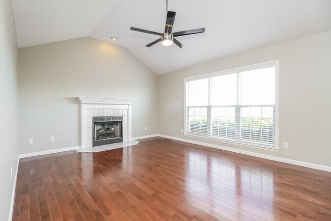 Photo - 3645 Rutherford Dr