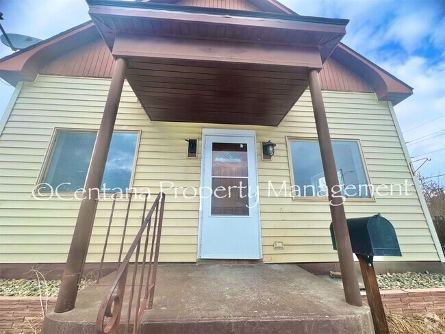 Building Photo - 1265-1265-1262 1st St Unit 1265 Farrell Rental