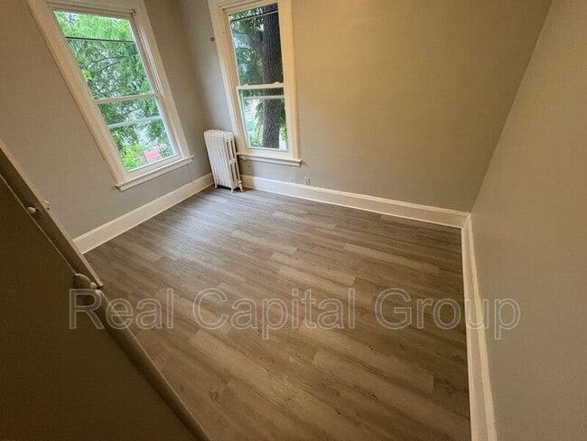 184 Quail St Unit 2 2nd Fl