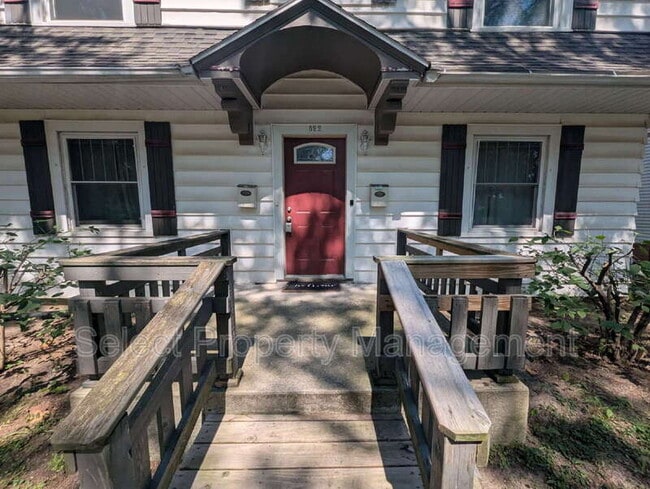 Photo - 822 Nuttman Ave Unit B