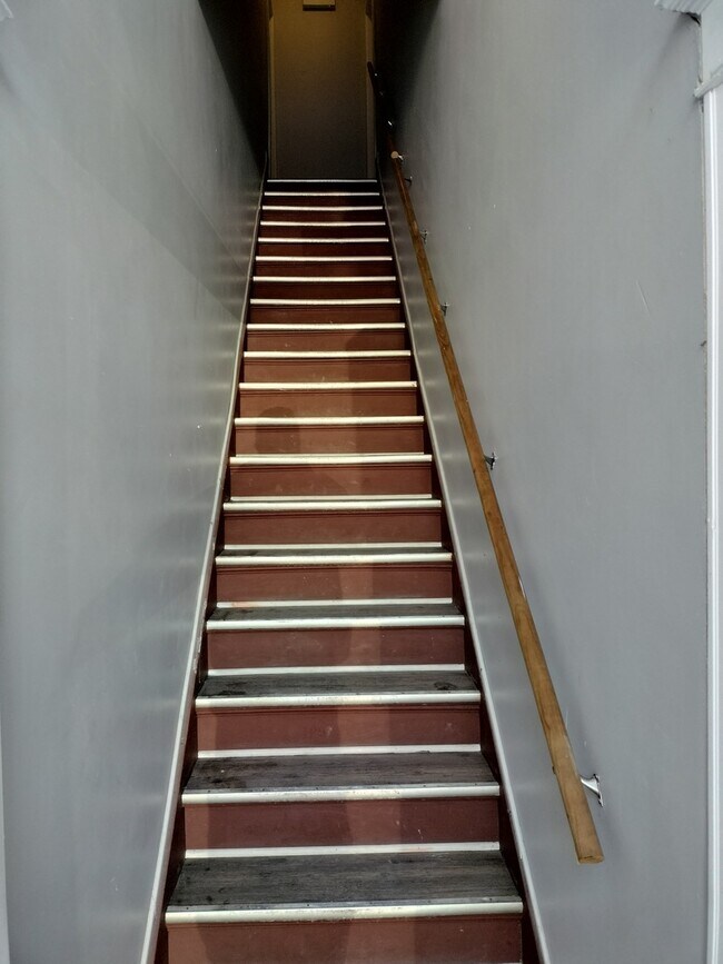 Photo - 1945 W 48th St