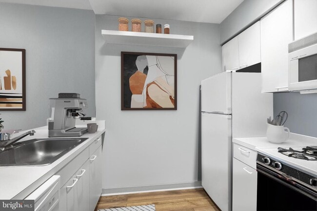 Photo - 1830 Green St Unit 3F