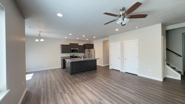 823 N Wellington Ct