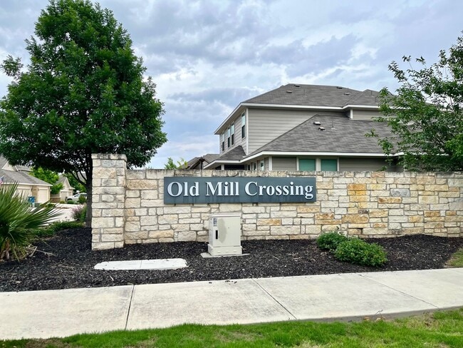 Photo - Fabulous Townhome Located minutes to Gruene and Downtown New Braunfels!