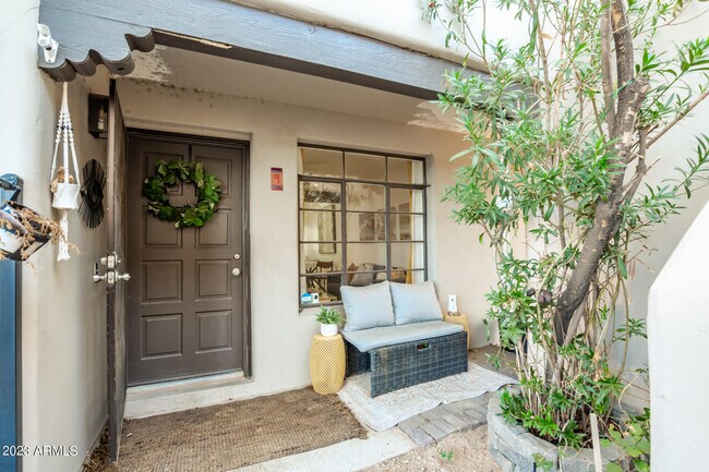 Photo - 1449 E Highland Ave Unidad 9