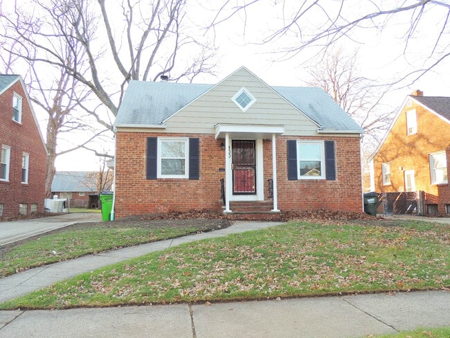 Building Photo - 3 Bed - 1 Full Bath Cape Cod for Rent in Euclid | Unbelievably Beautiful!