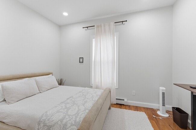 Photo - 169 Knight St Unit 2