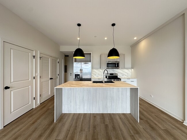 Photo - 3215 N Narragansett Ave Unit J04P