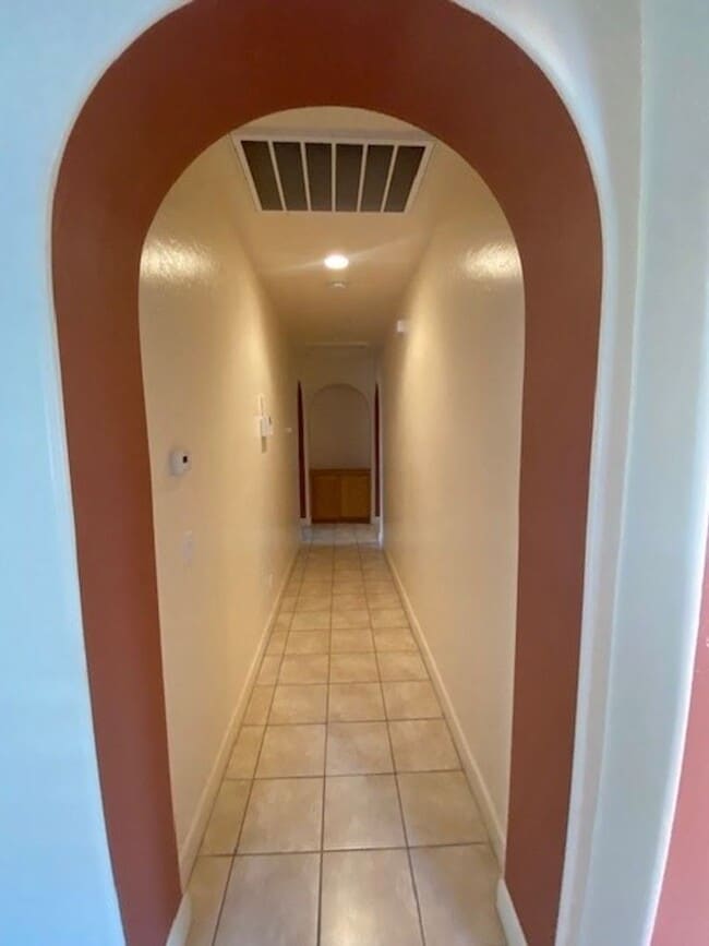 Photo - Nice and Spacious home in Great North West...