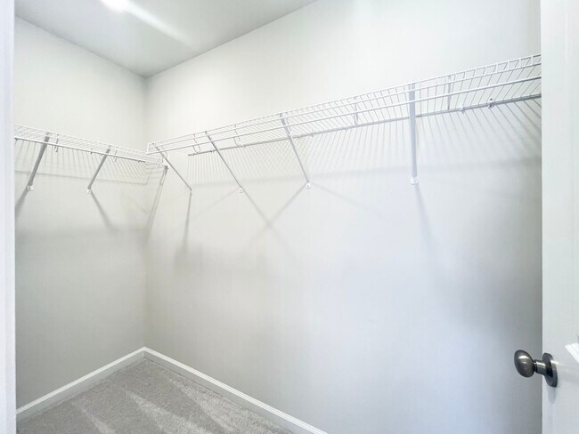 Photo - 1988 Rosedale Ridge Ave